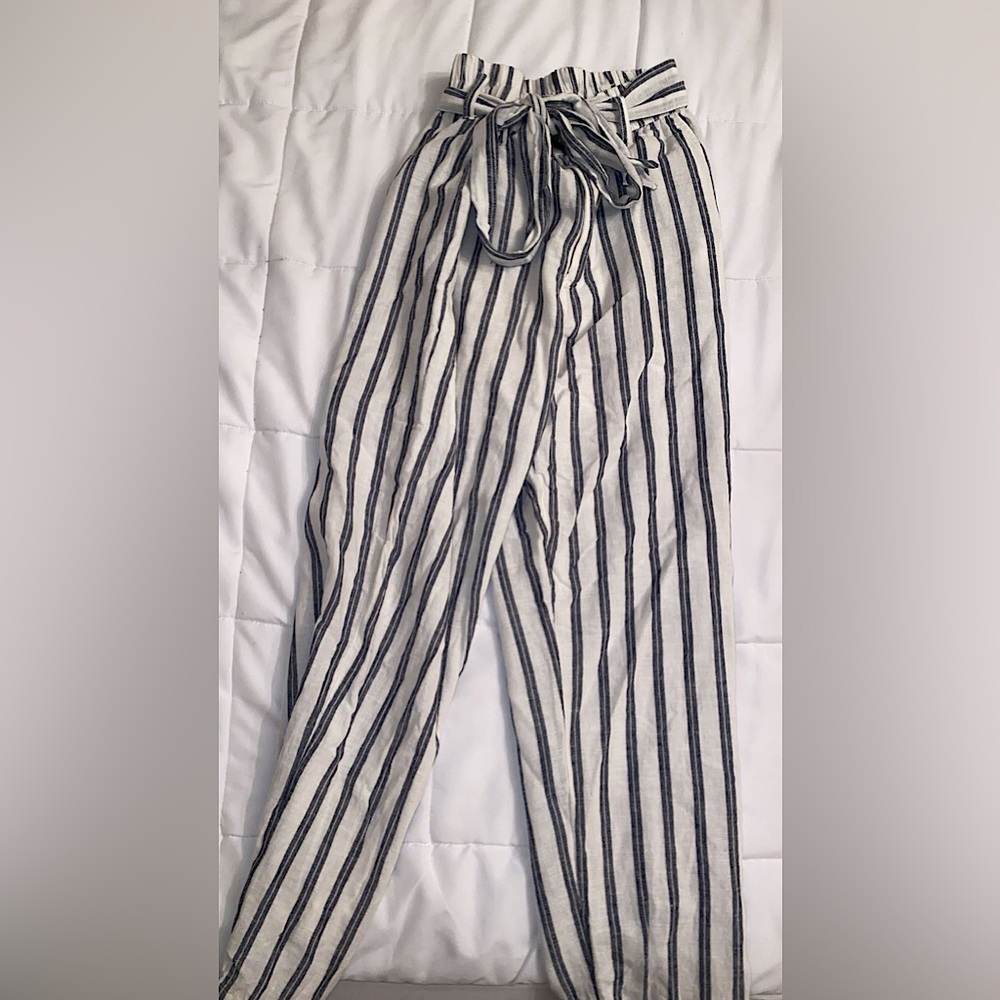 American Eagle white dress pants with blue stripes. Size adult small.